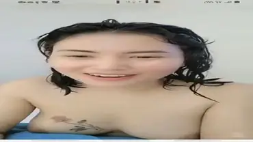 Live Show Gadis Binal Pamer Tubuh Mulus
